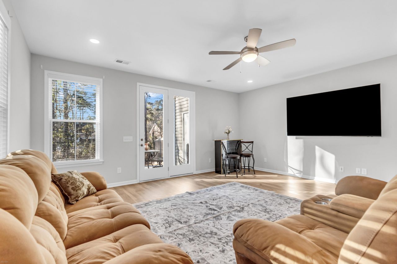 495 Green Fern Drive Photo 8