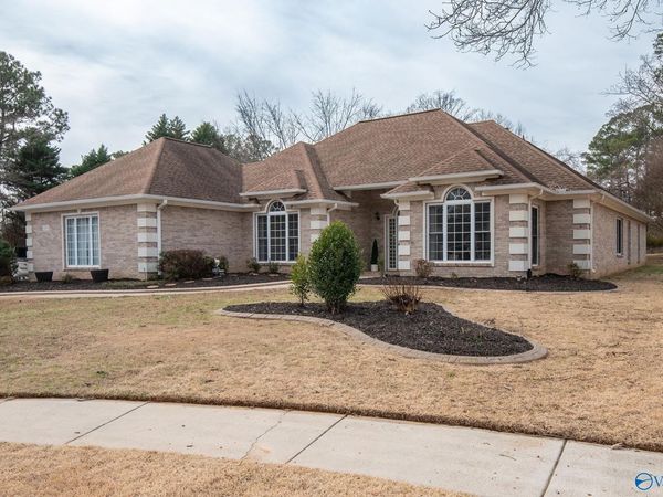 1701 Pinewood Drive NW, Huntsville, AL 35806