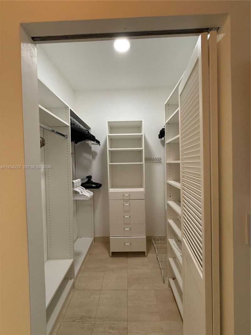 201 Crandon Blvd, Unit 928, Key Biscayne, FL 33149 Photo