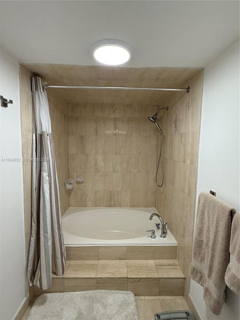 201 Crandon Blvd, Unit 928, Key Biscayne, FL 33149 Photo