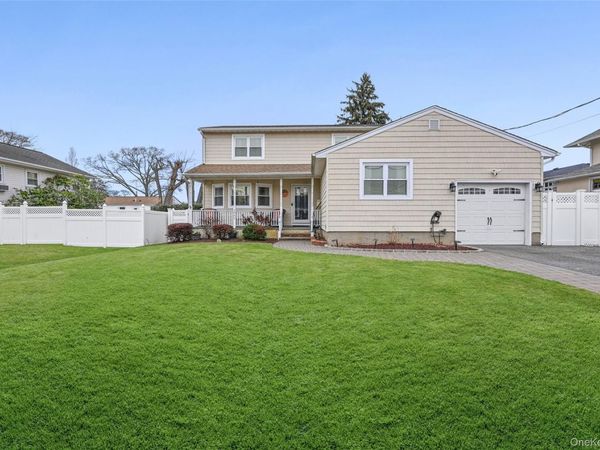 3993 Fulton Avenue, Seaford, NY 11783