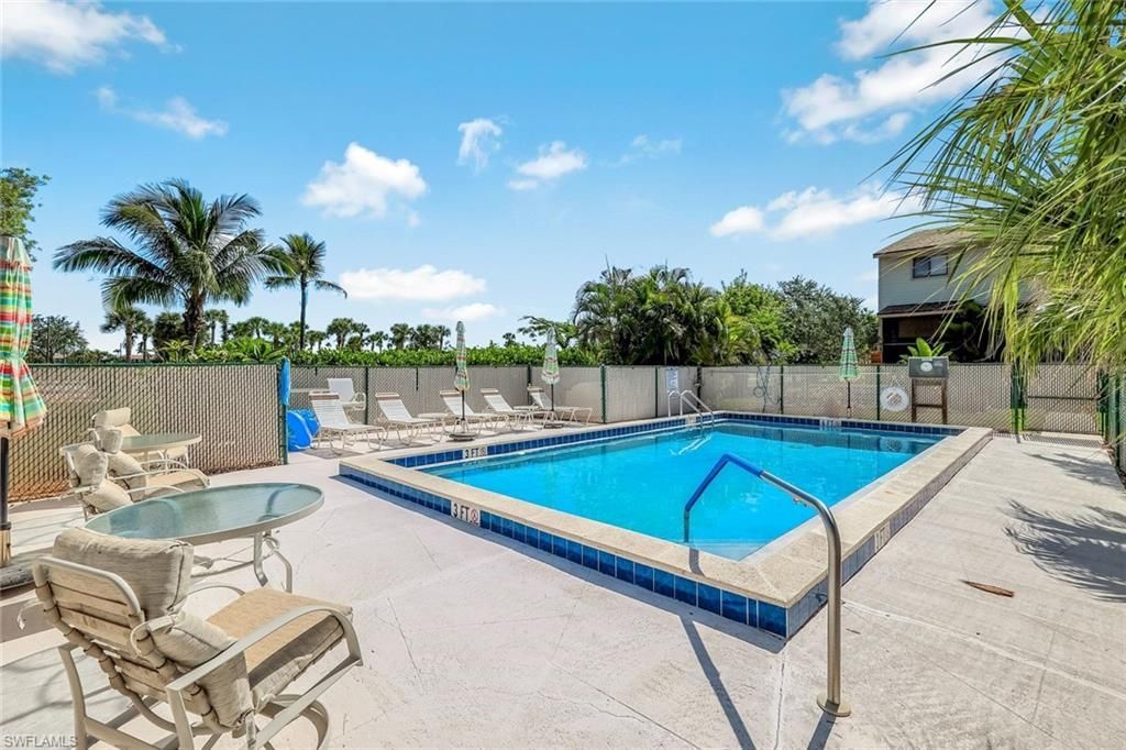 13532 Siesta Pines Ct, Unit 5, Fort Myers, FL 33908 Photo