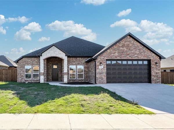 723 Cobblestone Circle, Mabank, TX 75147
