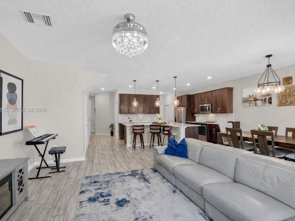 4850 San Fratello Cir, Lake Worth, FL 33467