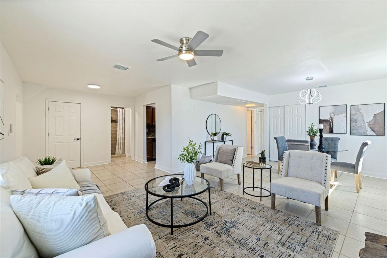 656 59th Street S, Saint Petersburg, FL 33707 Photo