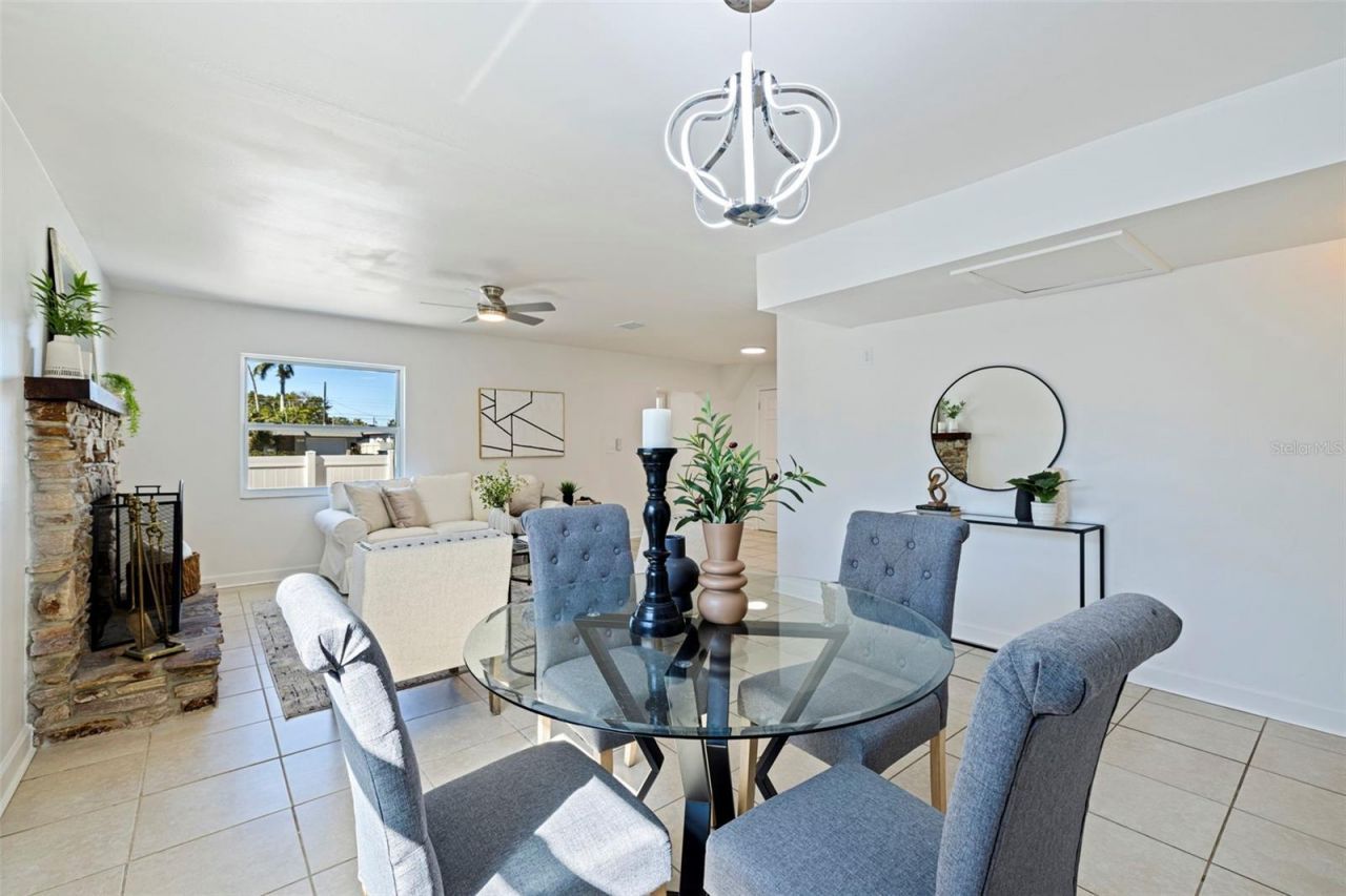 656 59th Street S, Saint Petersburg, FL 33707 Photo