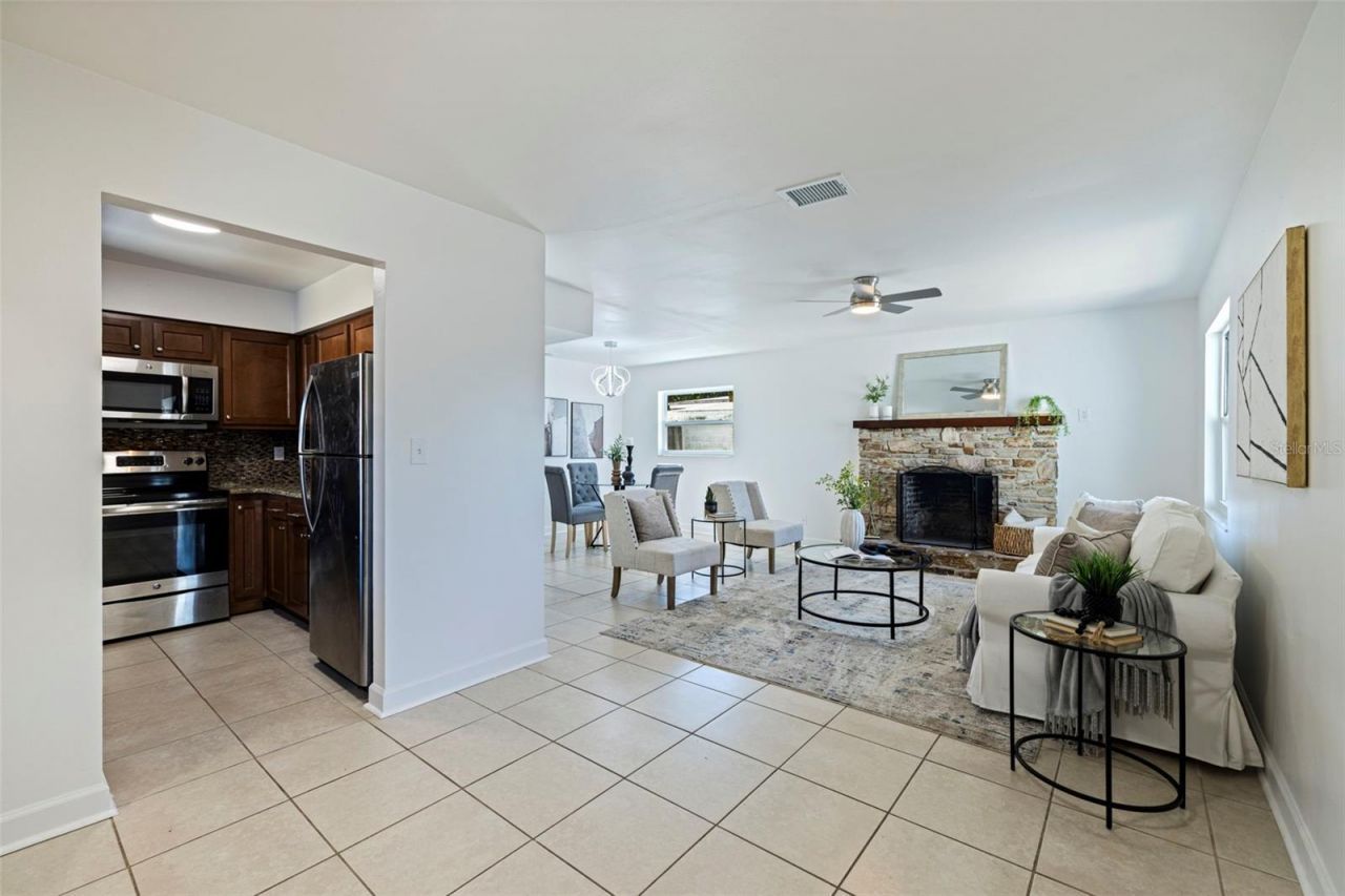 656 59th Street S, Saint Petersburg, FL 33707 Photo