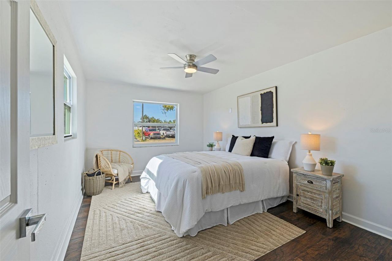 656 59th Street S, Saint Petersburg, FL 33707 Photo