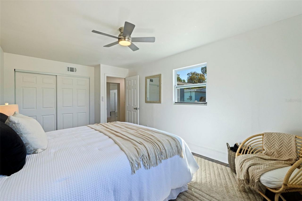 656 59th Street S, Saint Petersburg, FL 33707 Photo