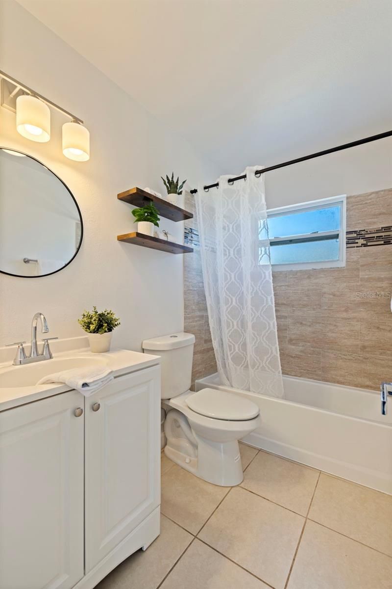 656 59th Street S, Saint Petersburg, FL 33707 Photo