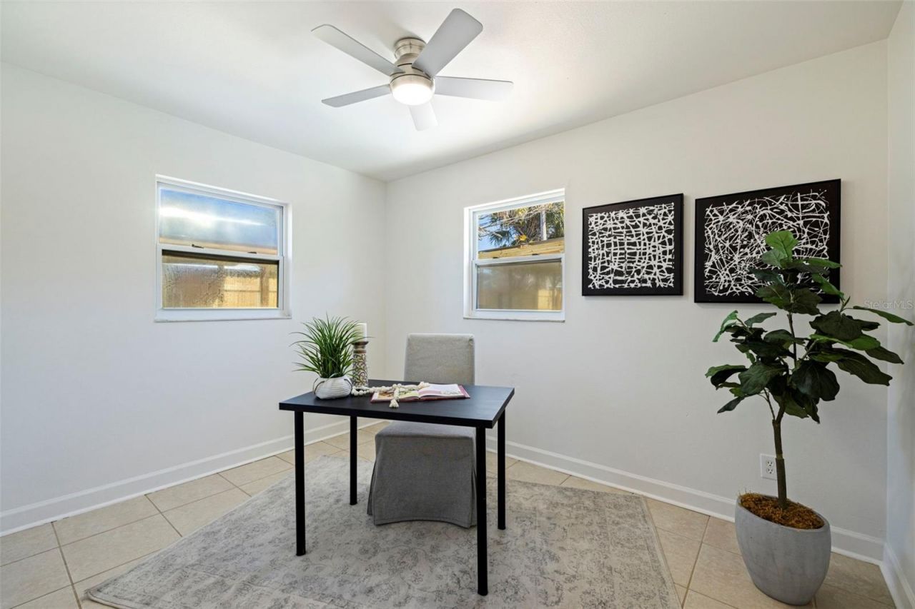 656 59th Street S, Saint Petersburg, FL 33707 Photo