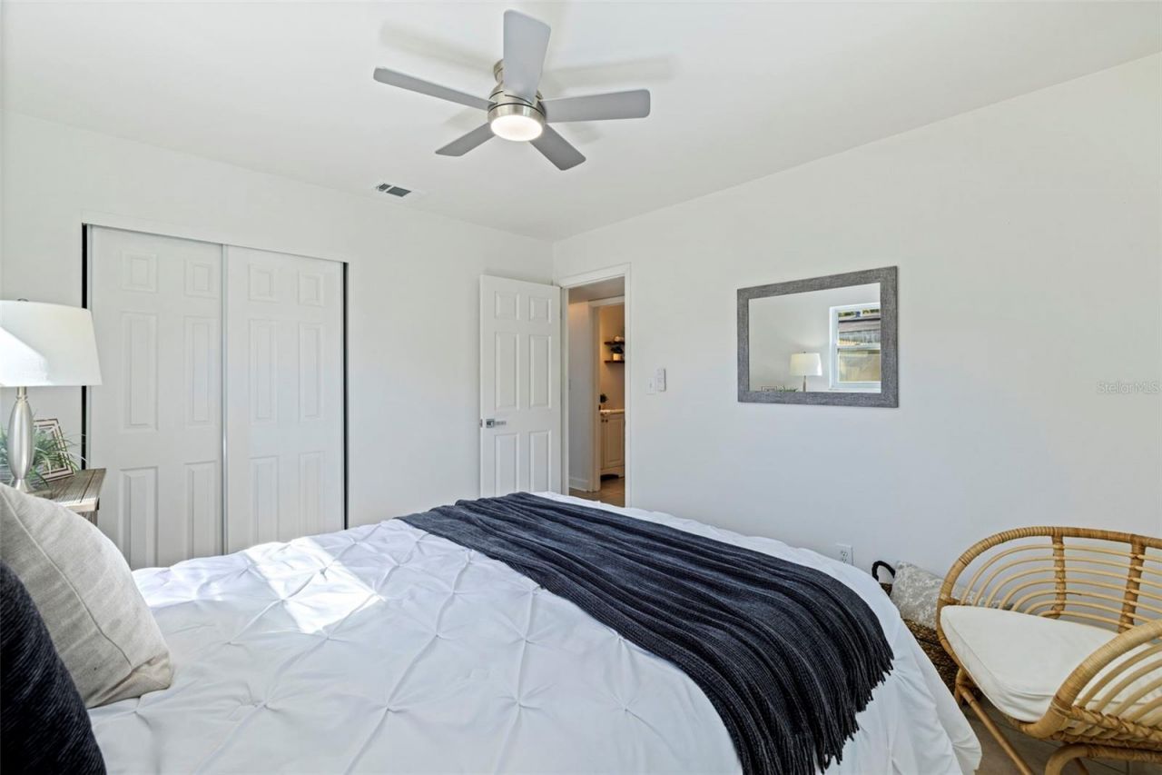 656 59th Street S, Saint Petersburg, FL 33707 Photo