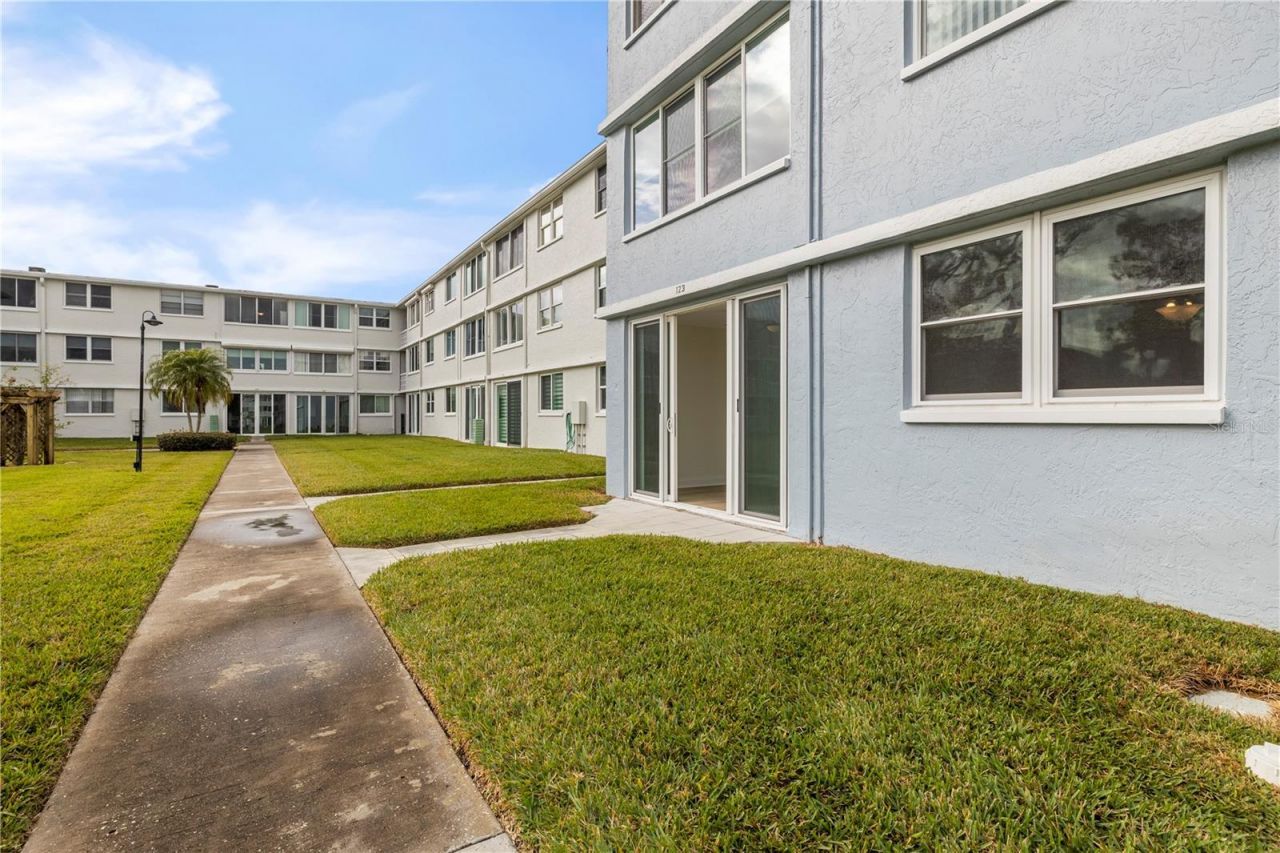 4715 Bay Street Ne, Unit 123, Saint Petersburg, FL 33703 Photo