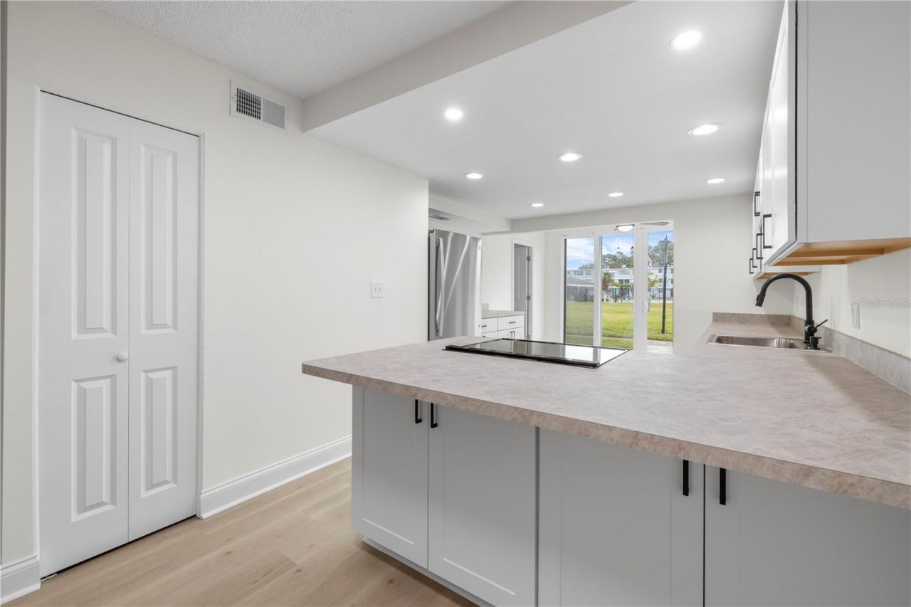 4715 Bay Street Ne, Unit 123, Saint Petersburg, FL 33703 Photo