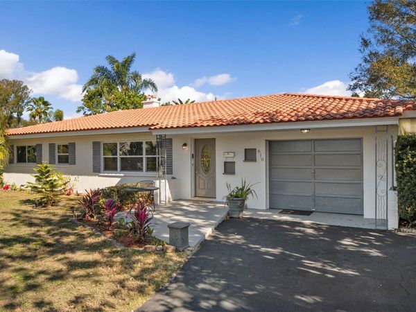 610 PALM AVENUE, BELLEAIR, FL 33756