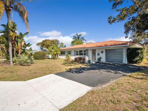 610 PALM AVENUE, BELLEAIR, FL 33756