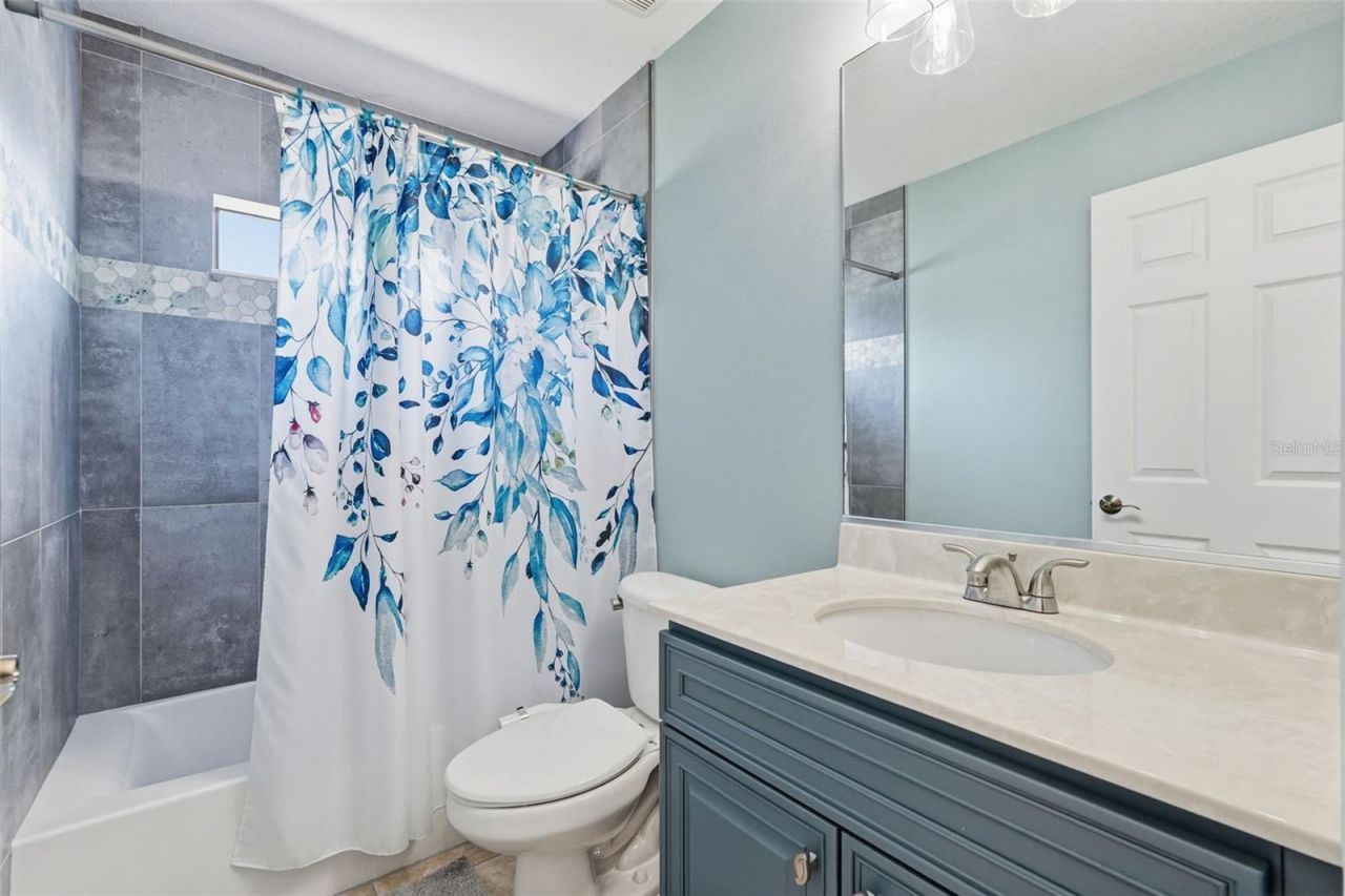 3418 72nd Drive E, Sarasota, FL 34243 Photo