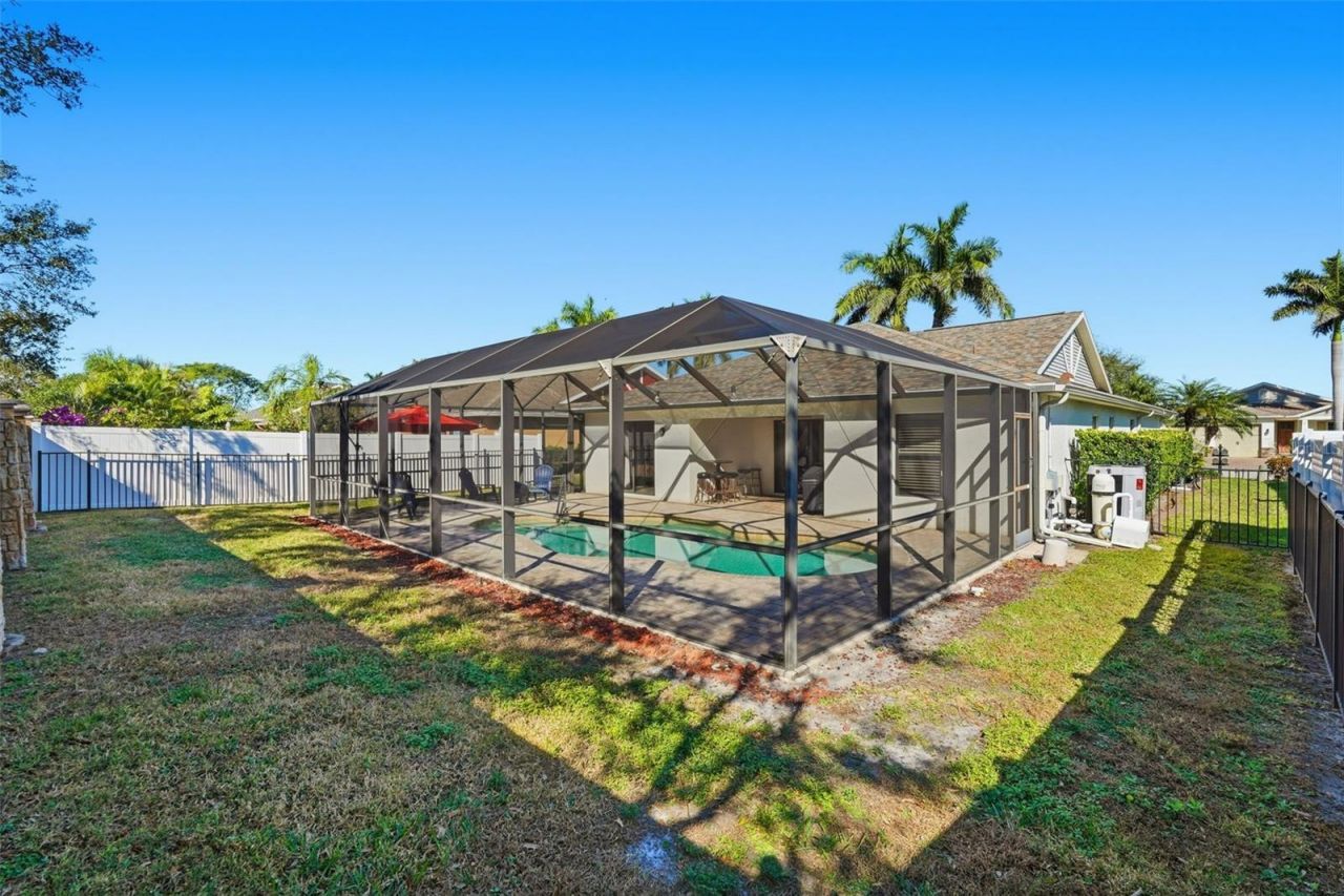 3418 72nd Drive E, Sarasota, FL 34243 Photo
