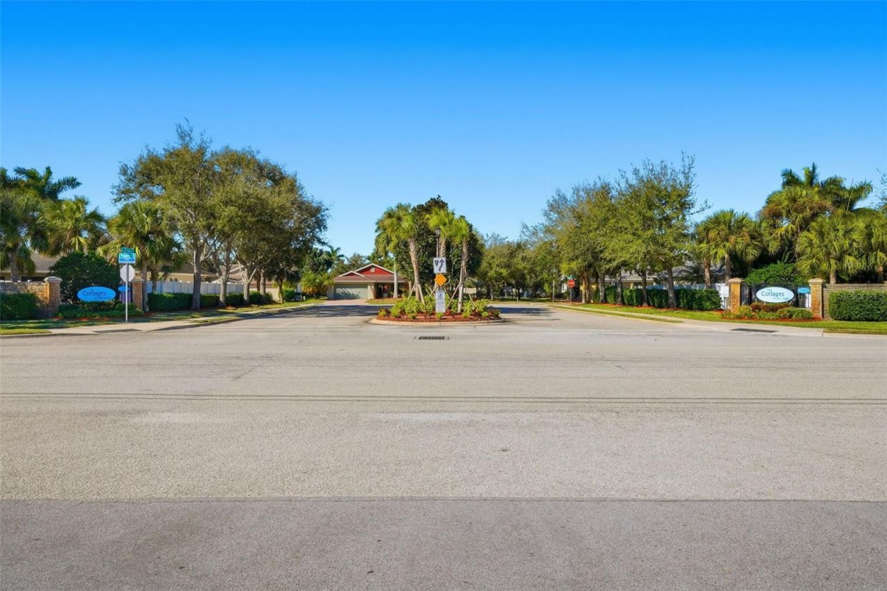 3418 72nd Drive E, Sarasota, FL 34243 Photo