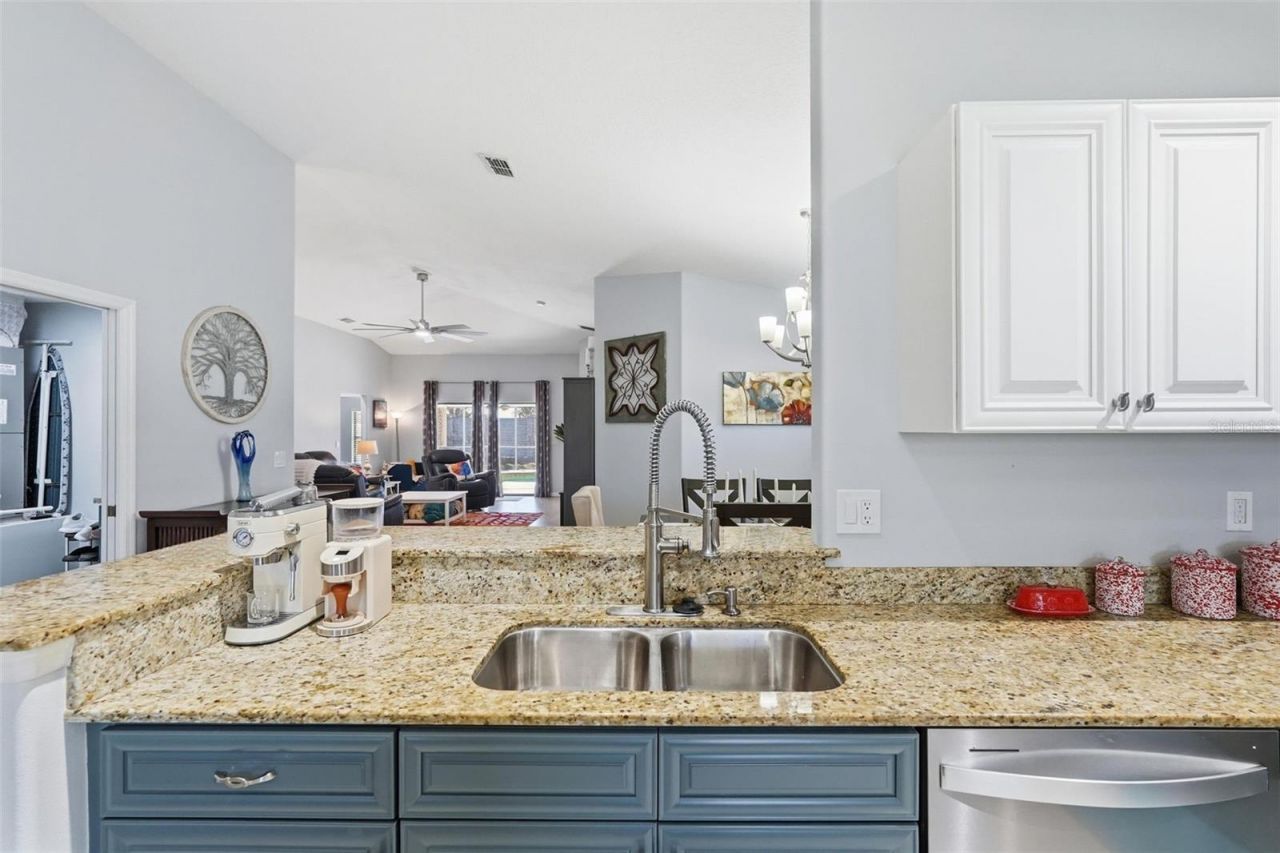 3418 72nd Drive E, Sarasota, FL 34243 Photo