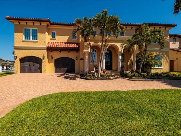 1976 KANSAS AVENUE NE, ST PETERSBURG, FL 33703