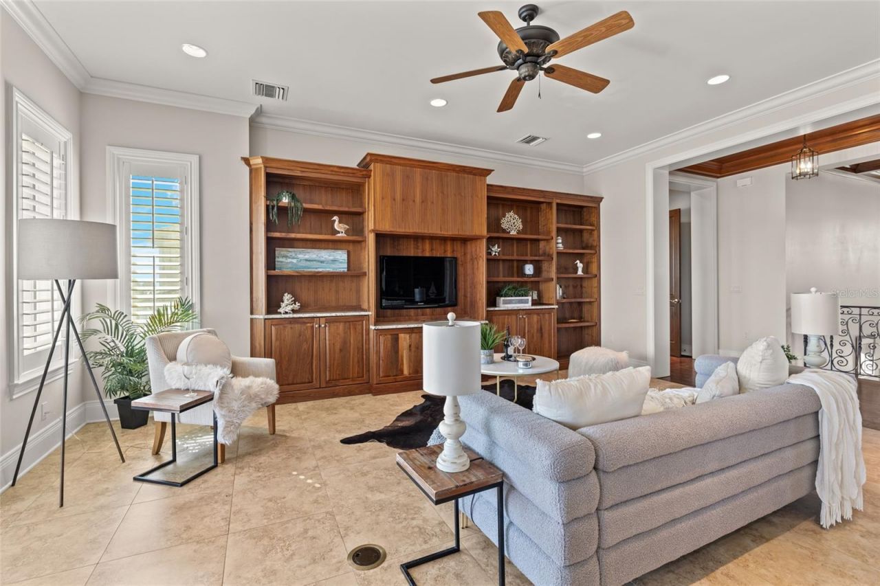 1976 Kansas Avenue Ne, Saint Petersburg, FL 33703 Photo