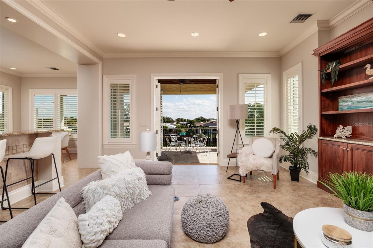 1976 Kansas Avenue Ne, Saint Petersburg, FL 33703 Photo