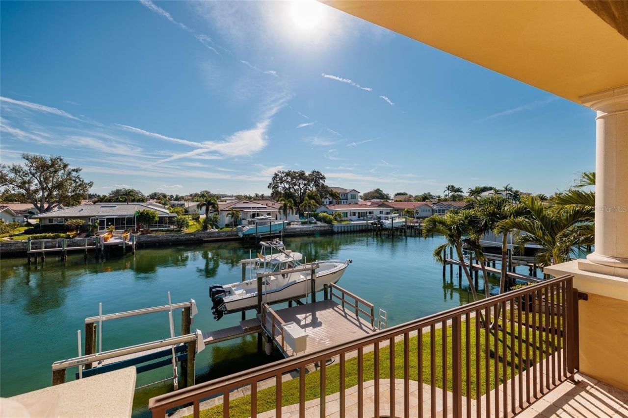 1976 Kansas Avenue Ne, Saint Petersburg, FL 33703 Photo