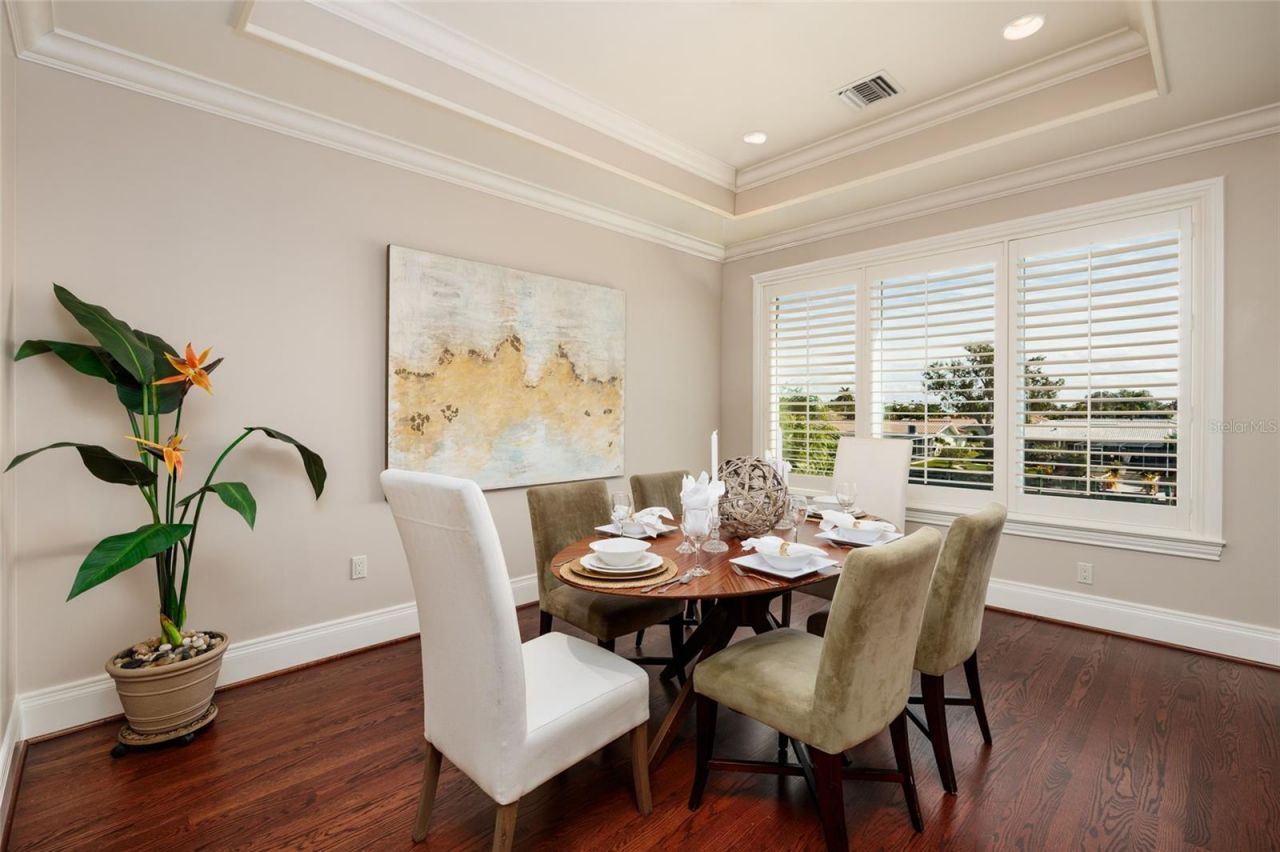 1976 Kansas Avenue Ne, Saint Petersburg, FL 33703 Photo