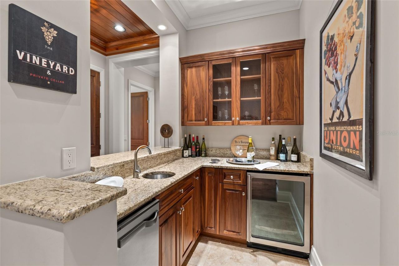 1976 Kansas Avenue Ne, Saint Petersburg, FL 33703 Photo