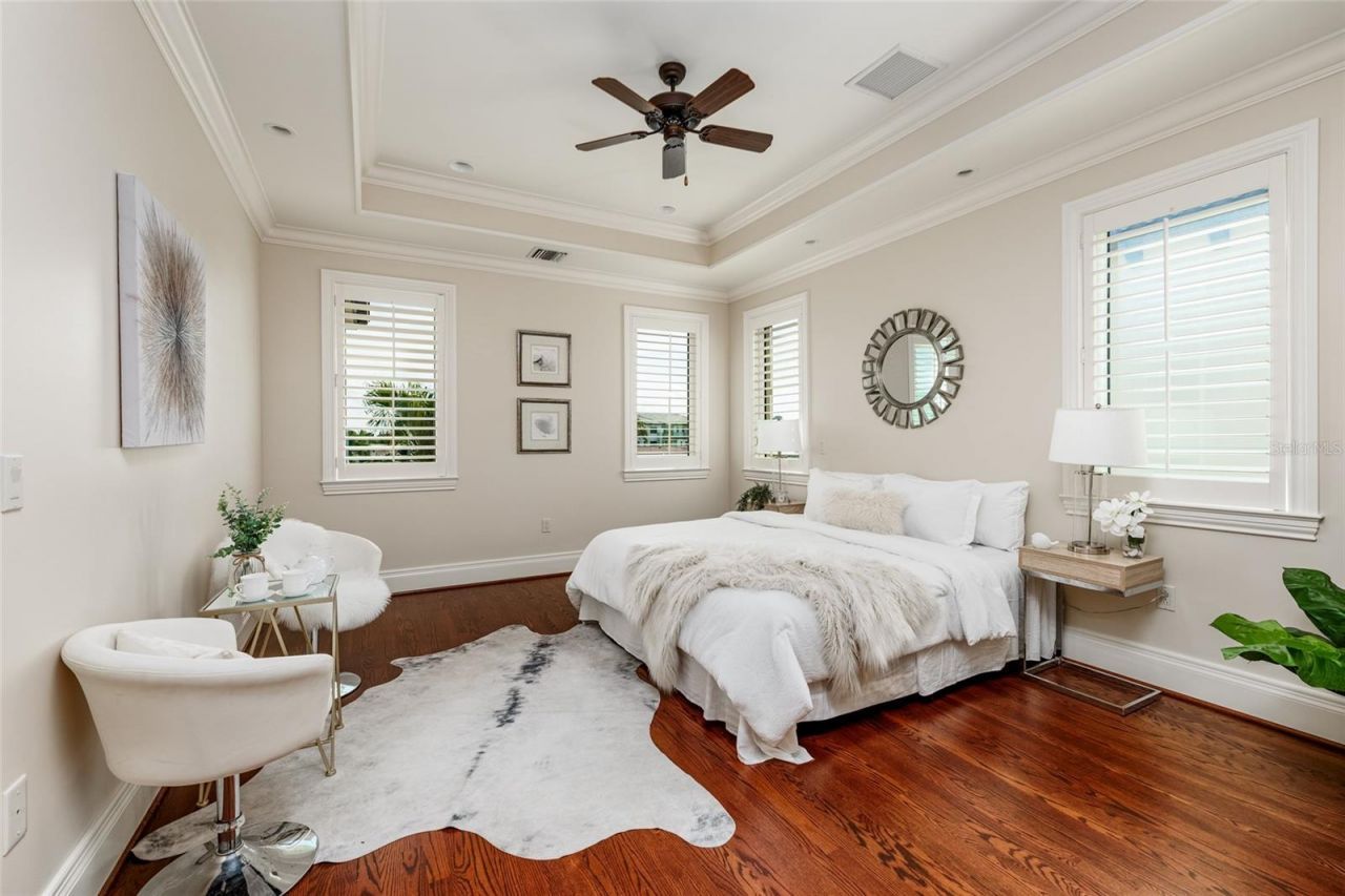 1976 Kansas Avenue Ne, Saint Petersburg, FL 33703 Photo