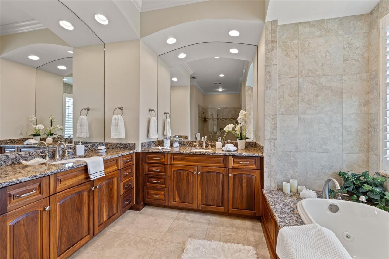 1976 Kansas Avenue Ne, Saint Petersburg, FL 33703 Photo