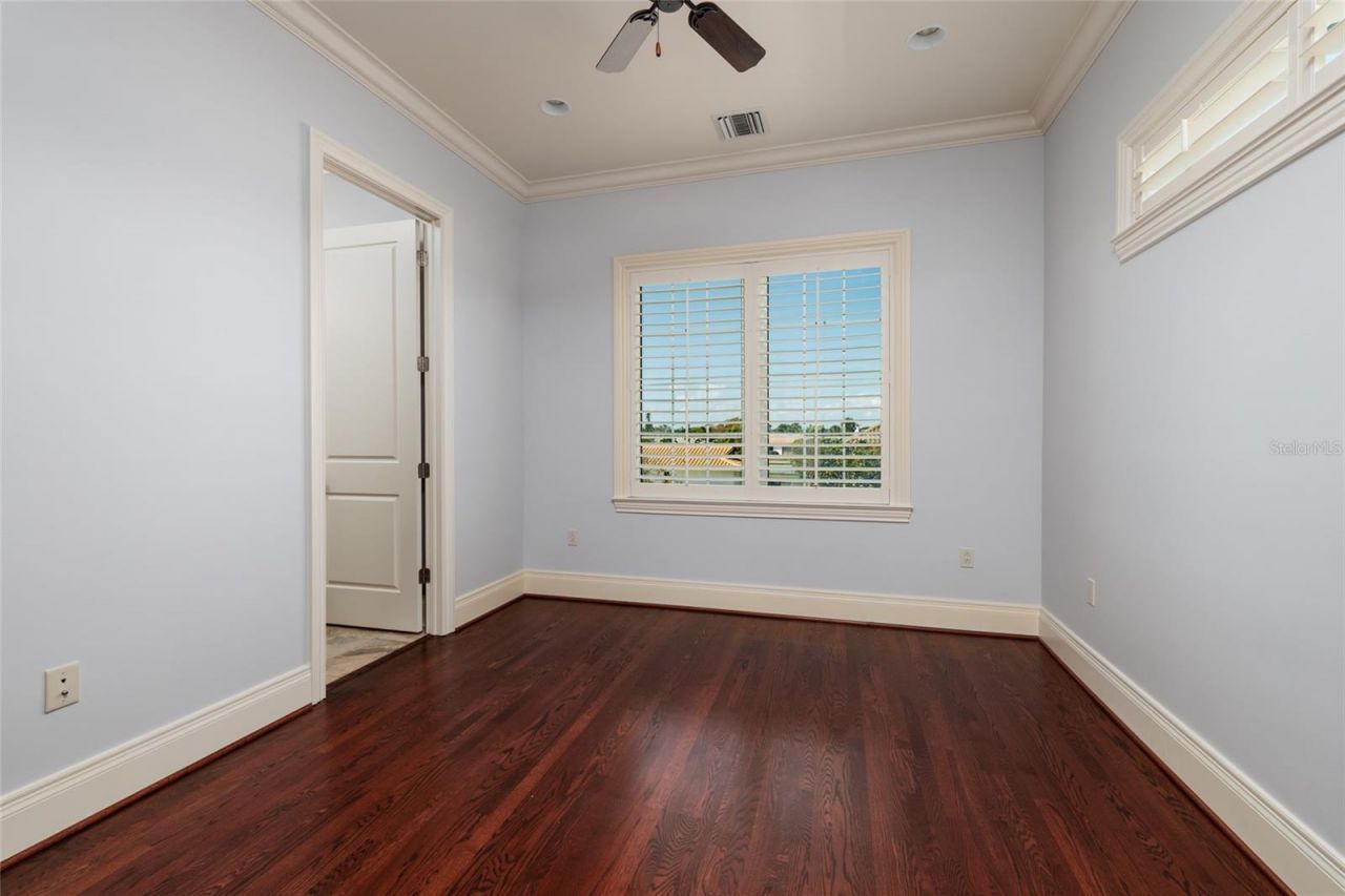 1976 Kansas Avenue Ne, Saint Petersburg, FL 33703 Photo