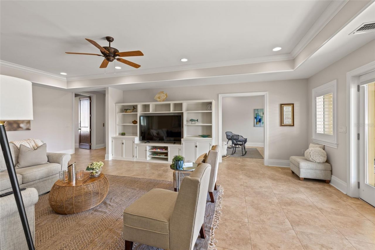 1976 Kansas Avenue Ne, Saint Petersburg, FL 33703 Photo