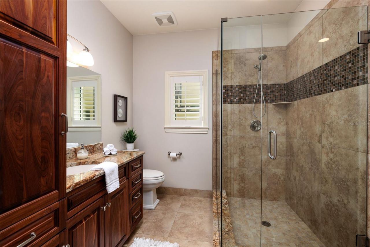 1976 Kansas Avenue Ne, Saint Petersburg, FL 33703 Photo