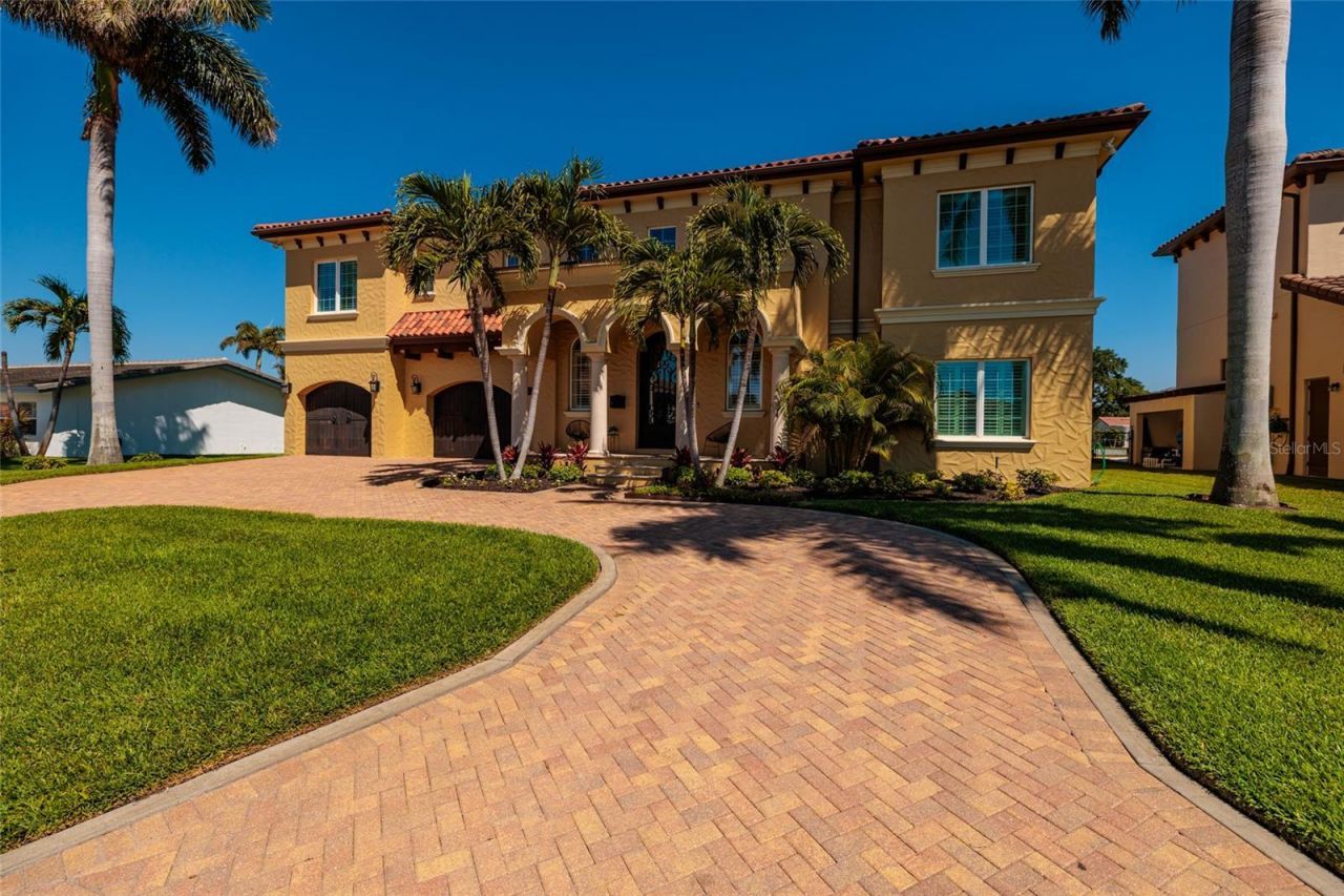 1976 Kansas Avenue Ne, Saint Petersburg, FL 33703 Photo