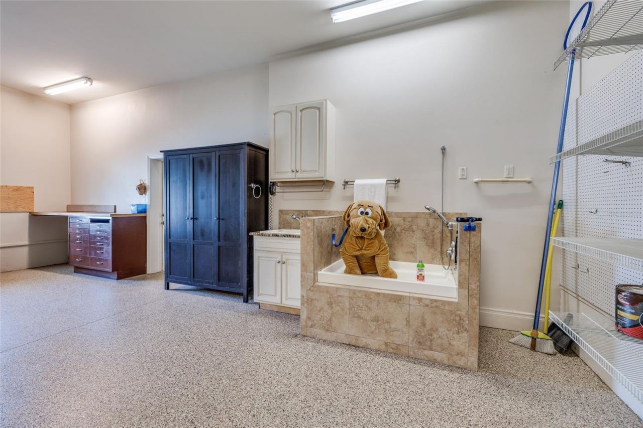 1976 Kansas Avenue Ne, Saint Petersburg, FL 33703 Photo