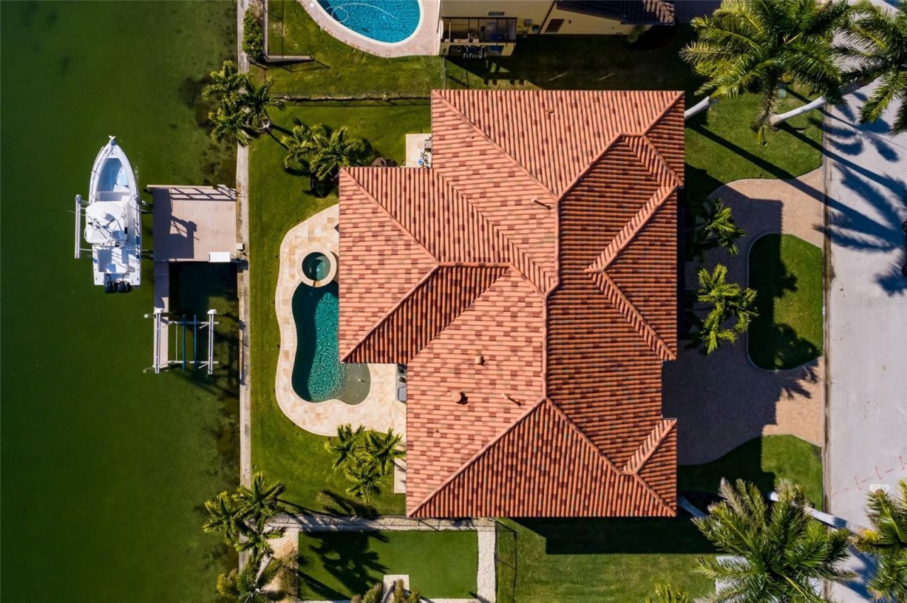 1976 Kansas Avenue Ne, Saint Petersburg, FL 33703 Photo