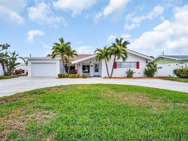 2220 E VINA DEL MAR BOULEVARD, ST PETE BEACH, FL 33706