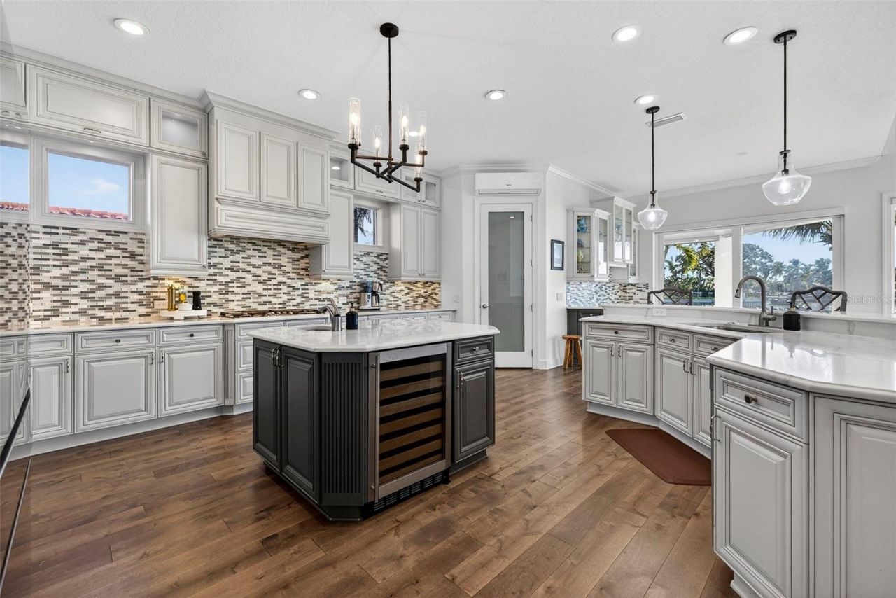 3796 42nd Avenue S, Saint Petersburg, FL 33711 Photo