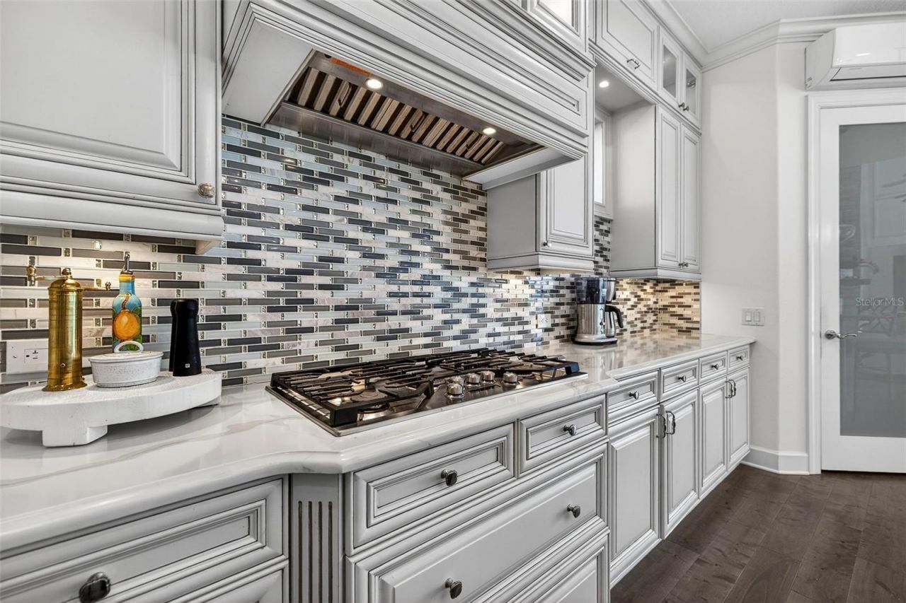 3796 42nd Avenue S, Saint Petersburg, FL 33711 Photo