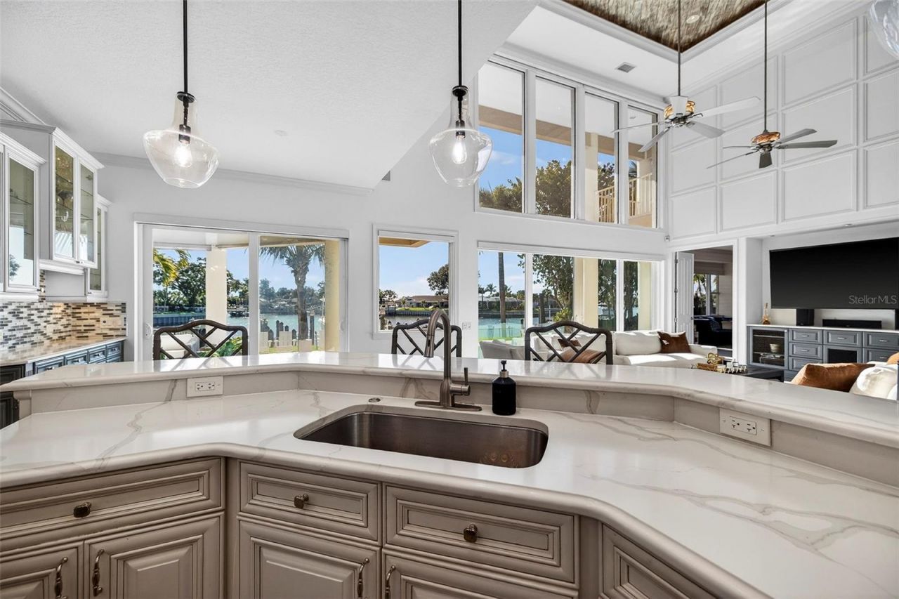 3796 42nd Avenue S, Saint Petersburg, FL 33711 Photo