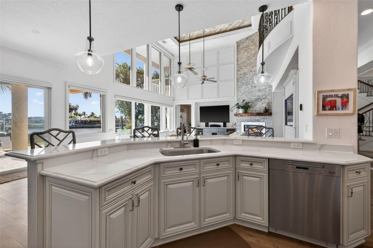 3796 42nd Avenue S, Saint Petersburg, FL 33711 Photo