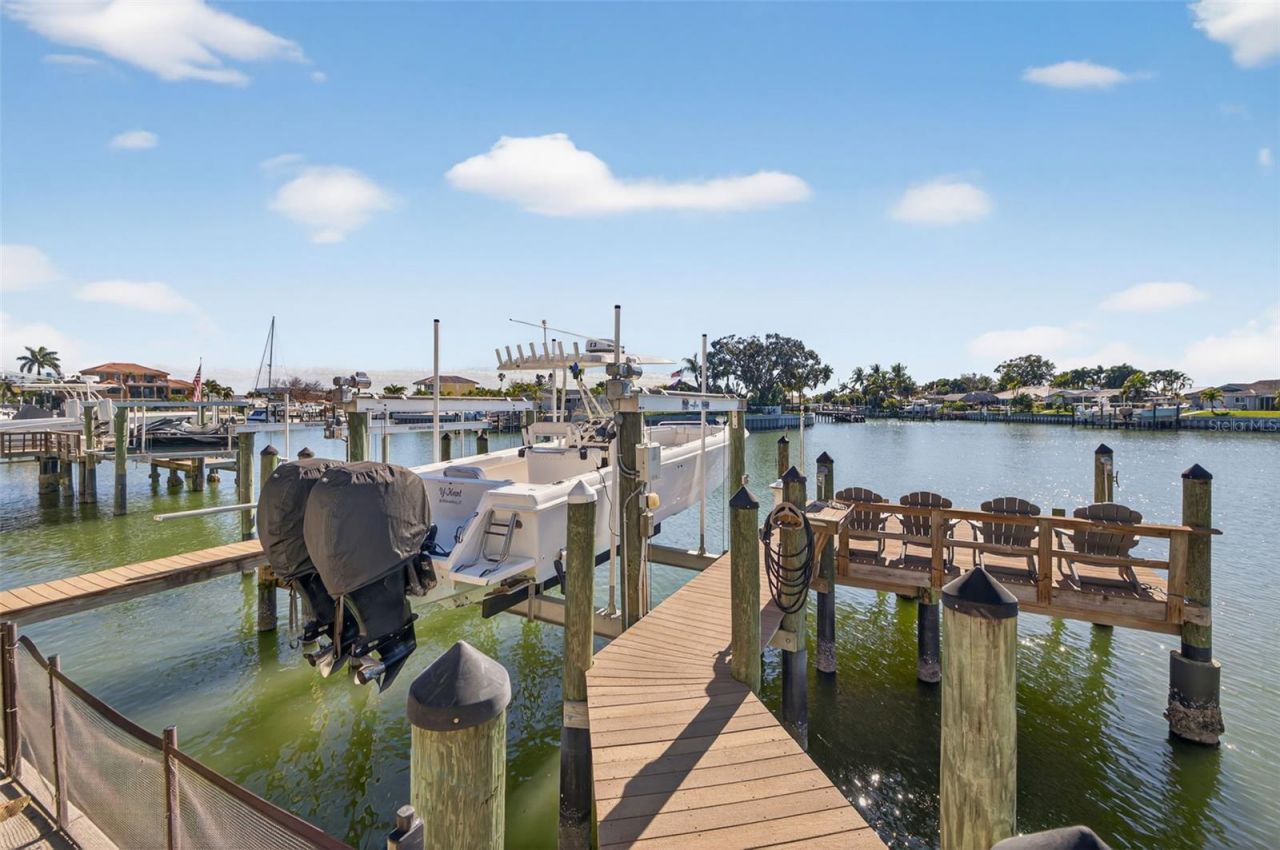 3796 42nd Avenue S, Saint Petersburg, FL 33711 Photo