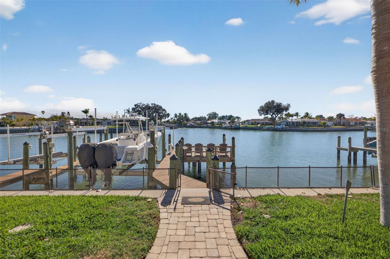 3796 42nd Avenue S, Saint Petersburg, FL 33711 Photo