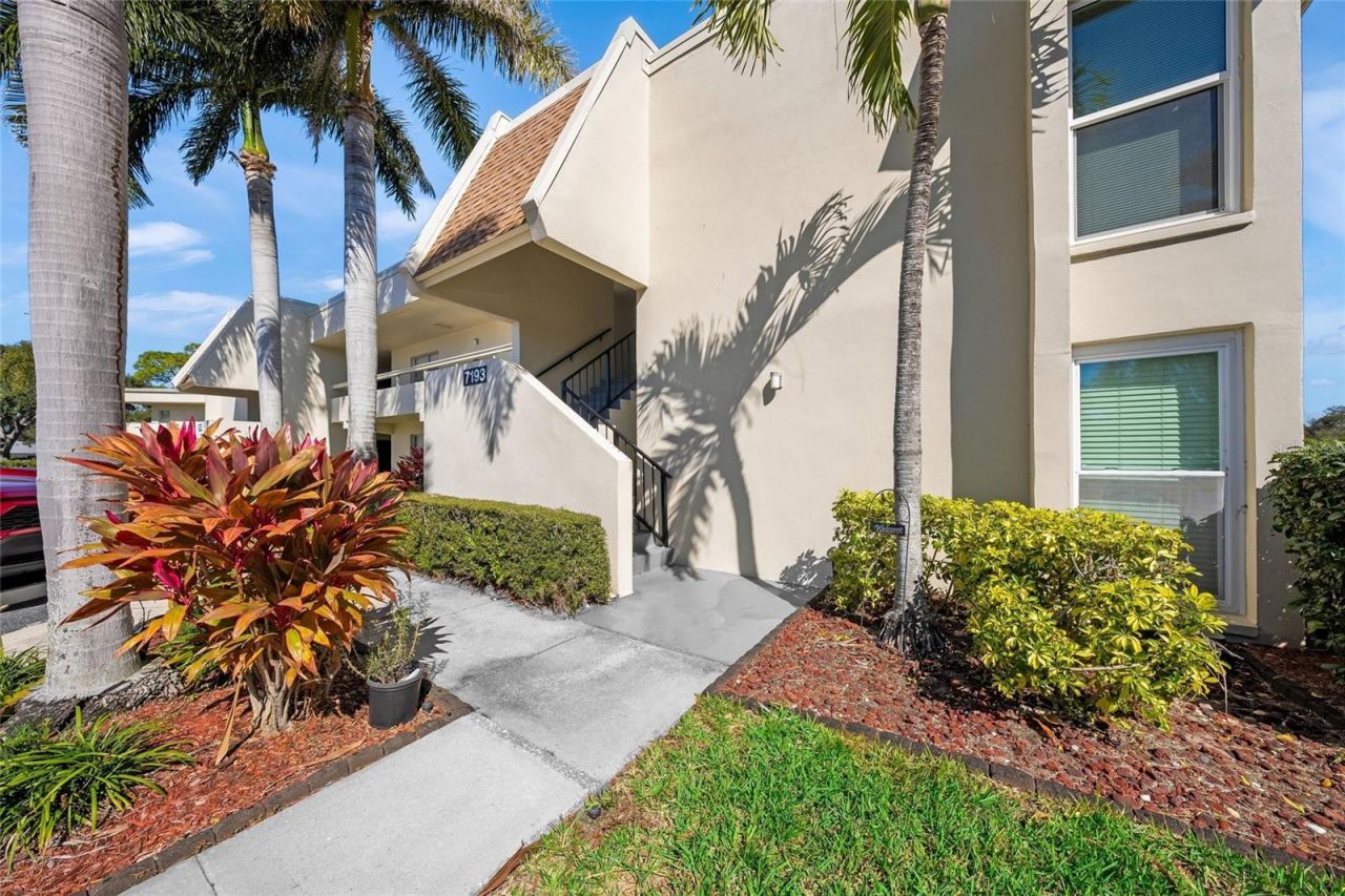 7193 W Country Club Drive N, Unit 237, Sarasota, FL 34243 Photo