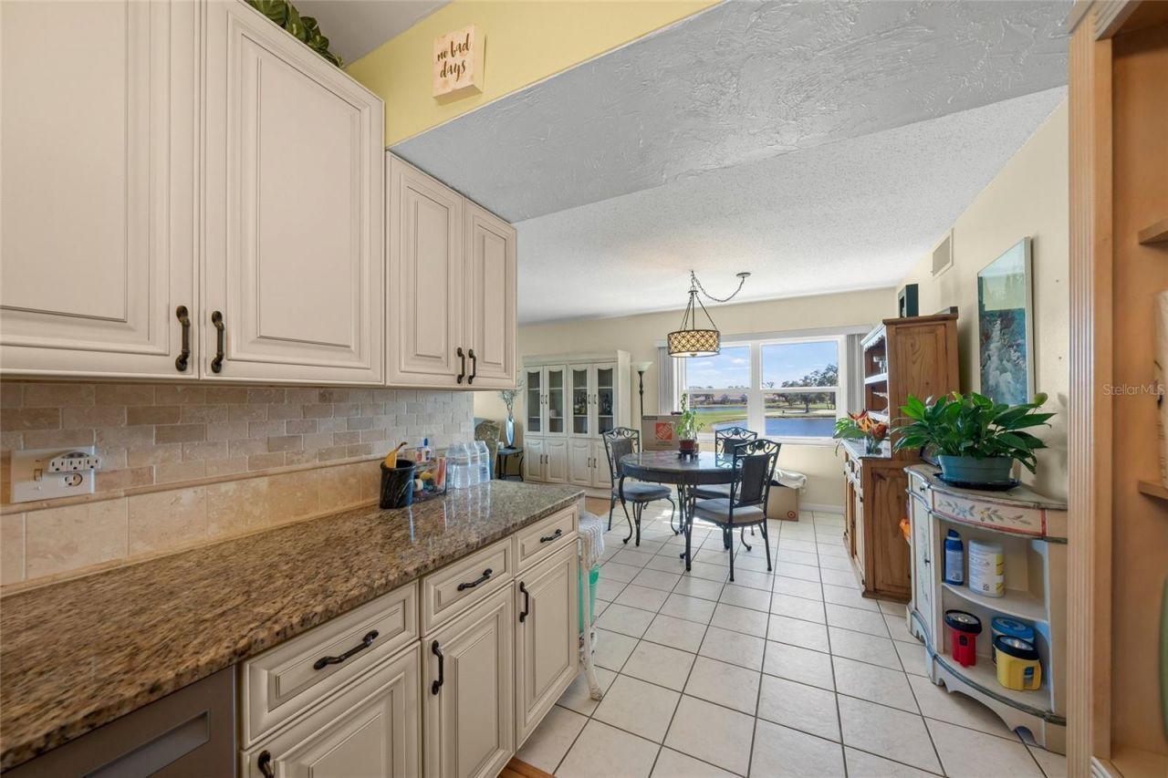 7193 W Country Club Drive N, Unit 237, Sarasota, FL 34243 Photo