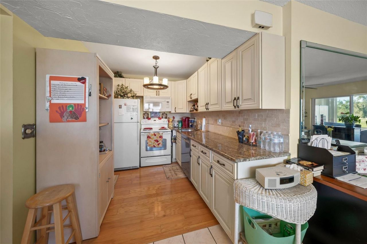 7193 W Country Club Drive N, Unit 237, Sarasota, FL 34243 Photo