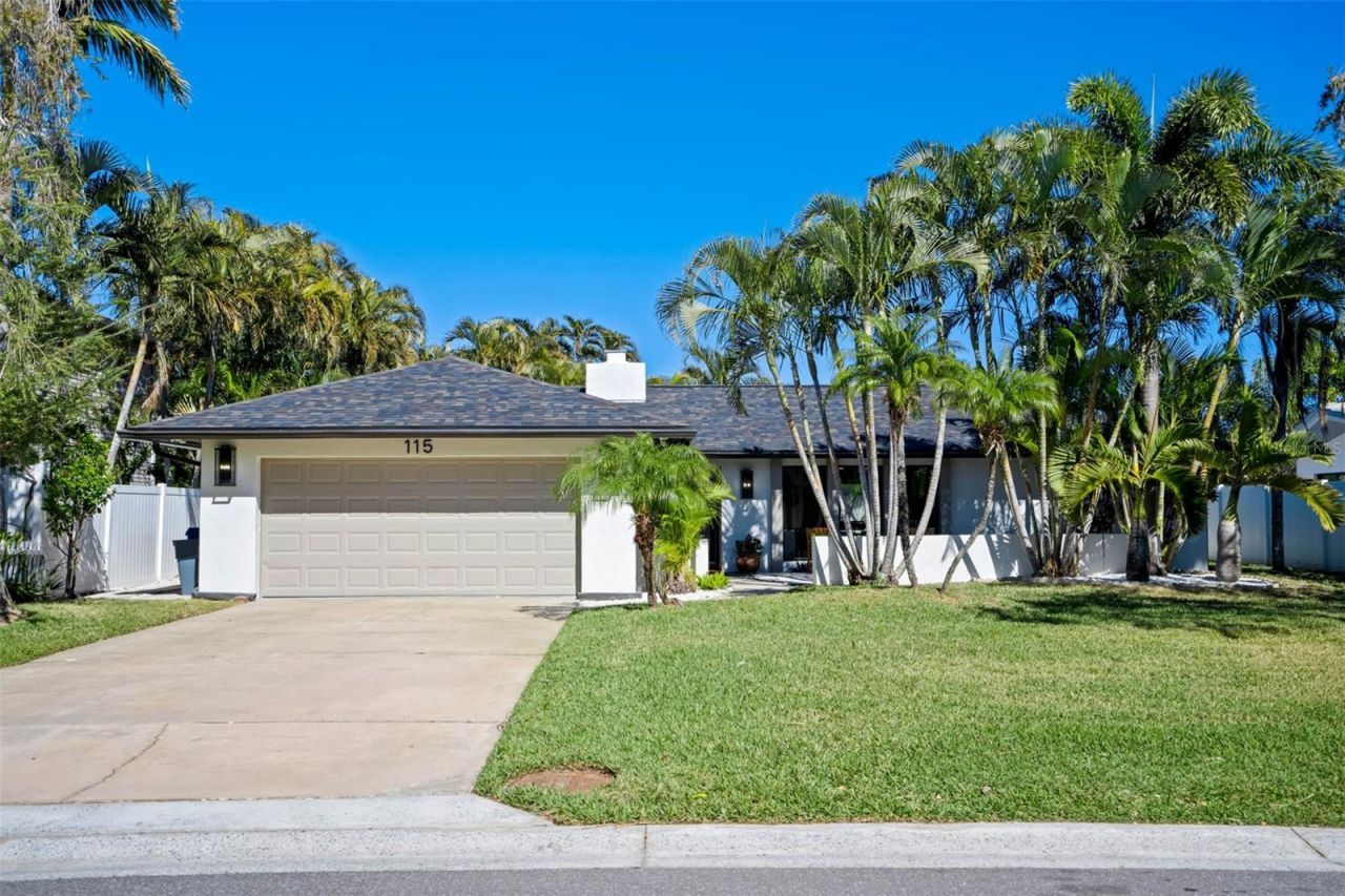 115 13th Street, Belleair Beach, FL 33786 Main Photo