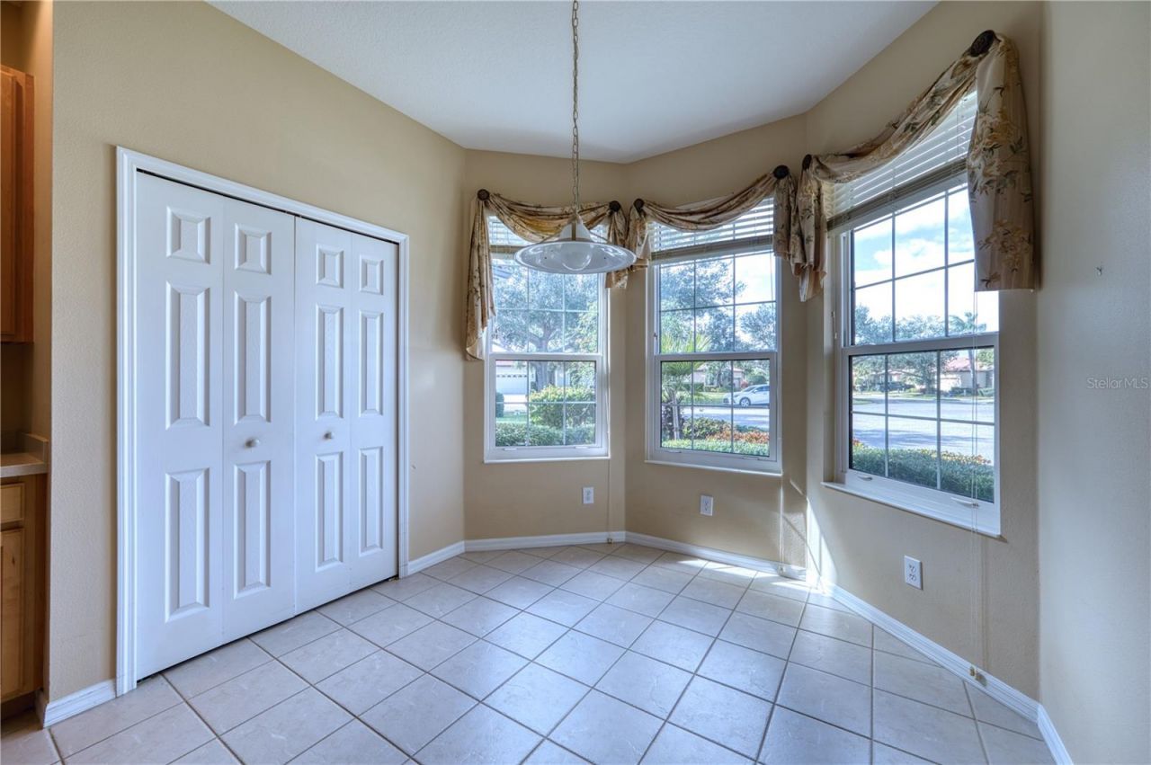 8025 Stirling Falls Circle, Sarasota, FL 34243 Photo
